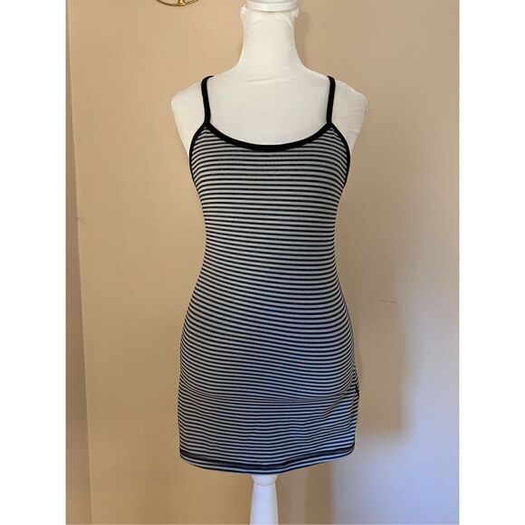 Lululemon Black Gray Stripe Power Y Tank Size 8 - Picture 1 of 7